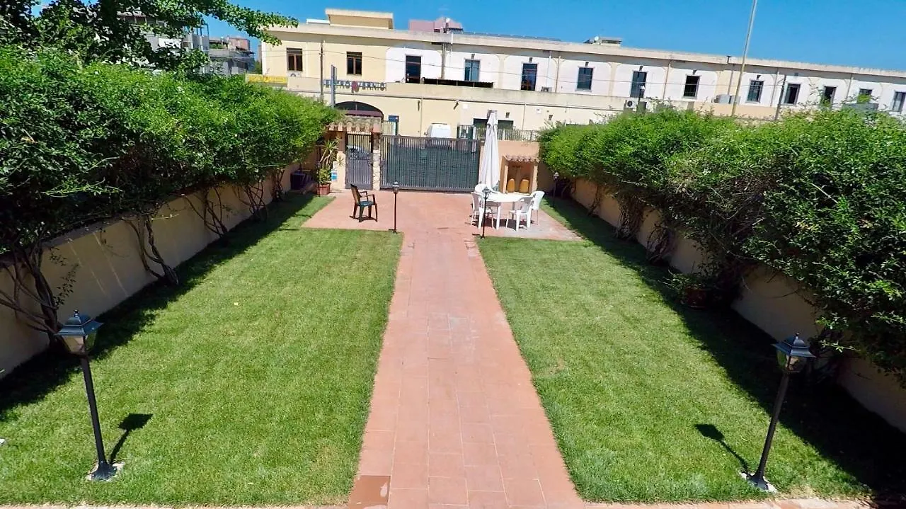 La Villa 3 Apartments Cagliari
