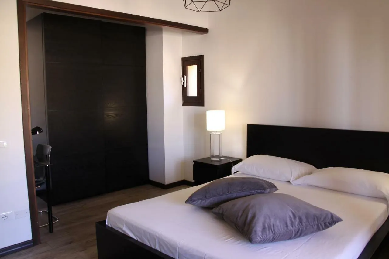 La Villa 3 Apartments Cagliari