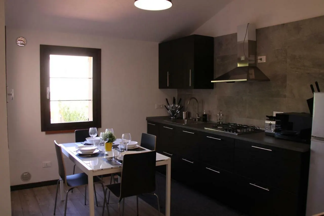 La Villa 3 Apartments Cagliari
